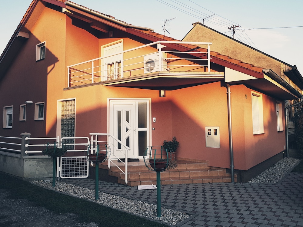 Apartments Dominik — 4-Star Luxury Hotel in Osijek, Croatia