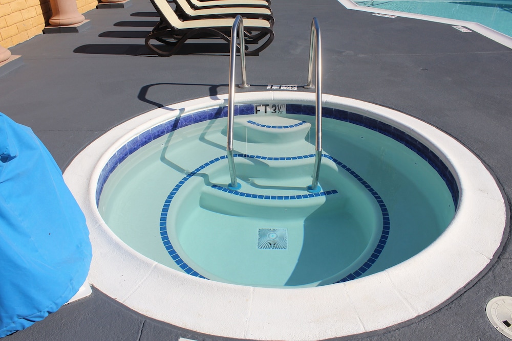Stanford Inn & Suites Anaheim - photo 28