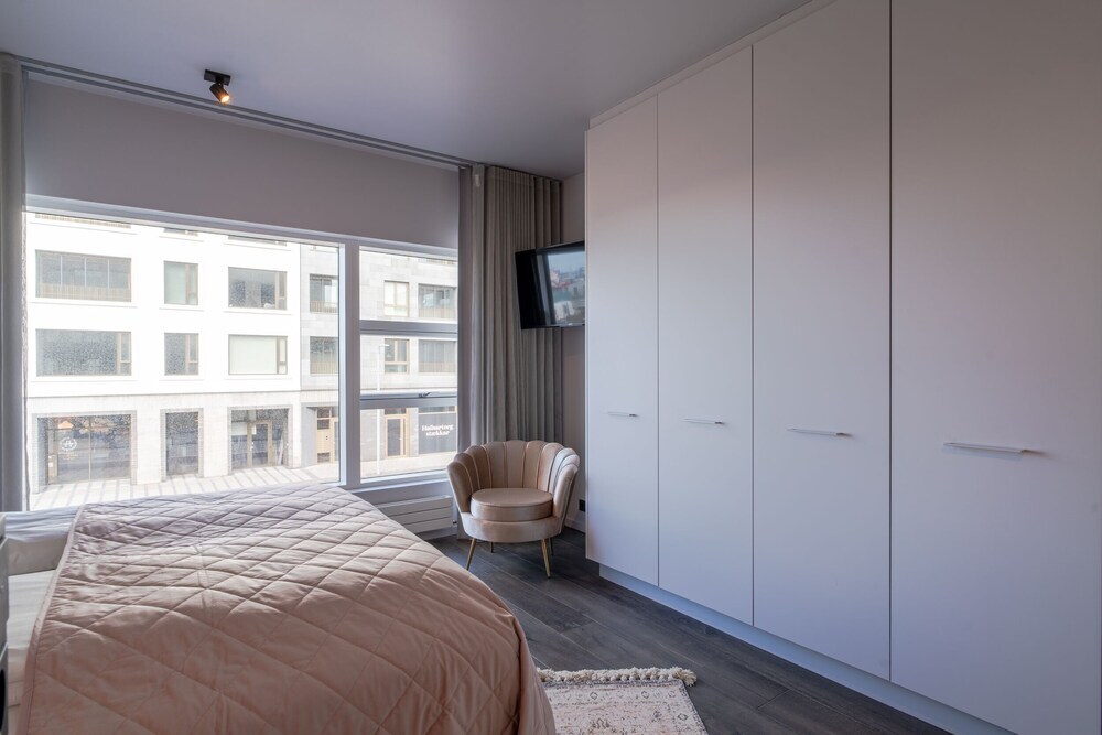Ocean Breeze Luxury Apartment