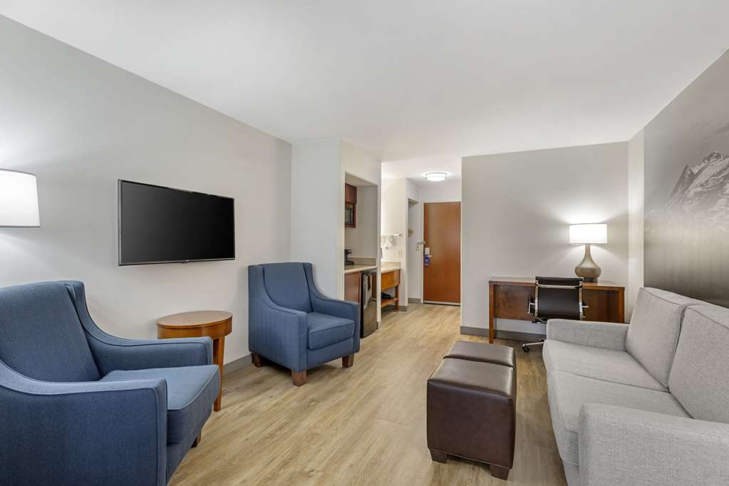 Comfort Suites Golden West on Evergreen Parkway - photo 10