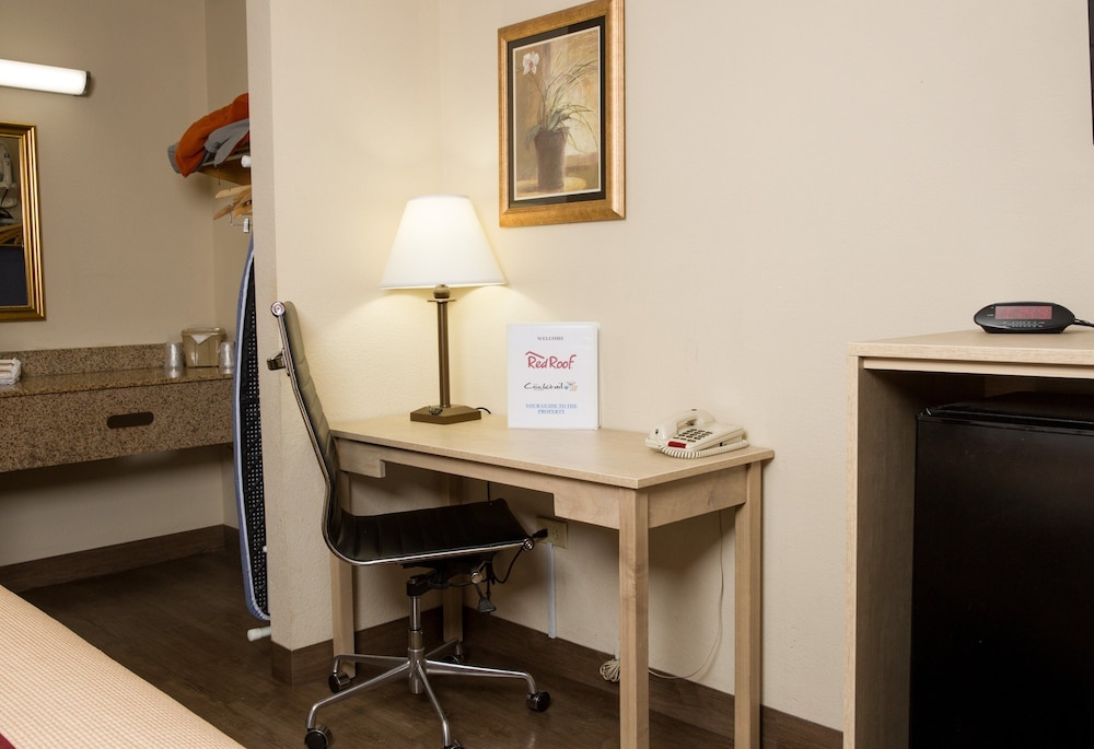 Red Roof Inn & Suites Pigeon Forge Parkway - photo 22