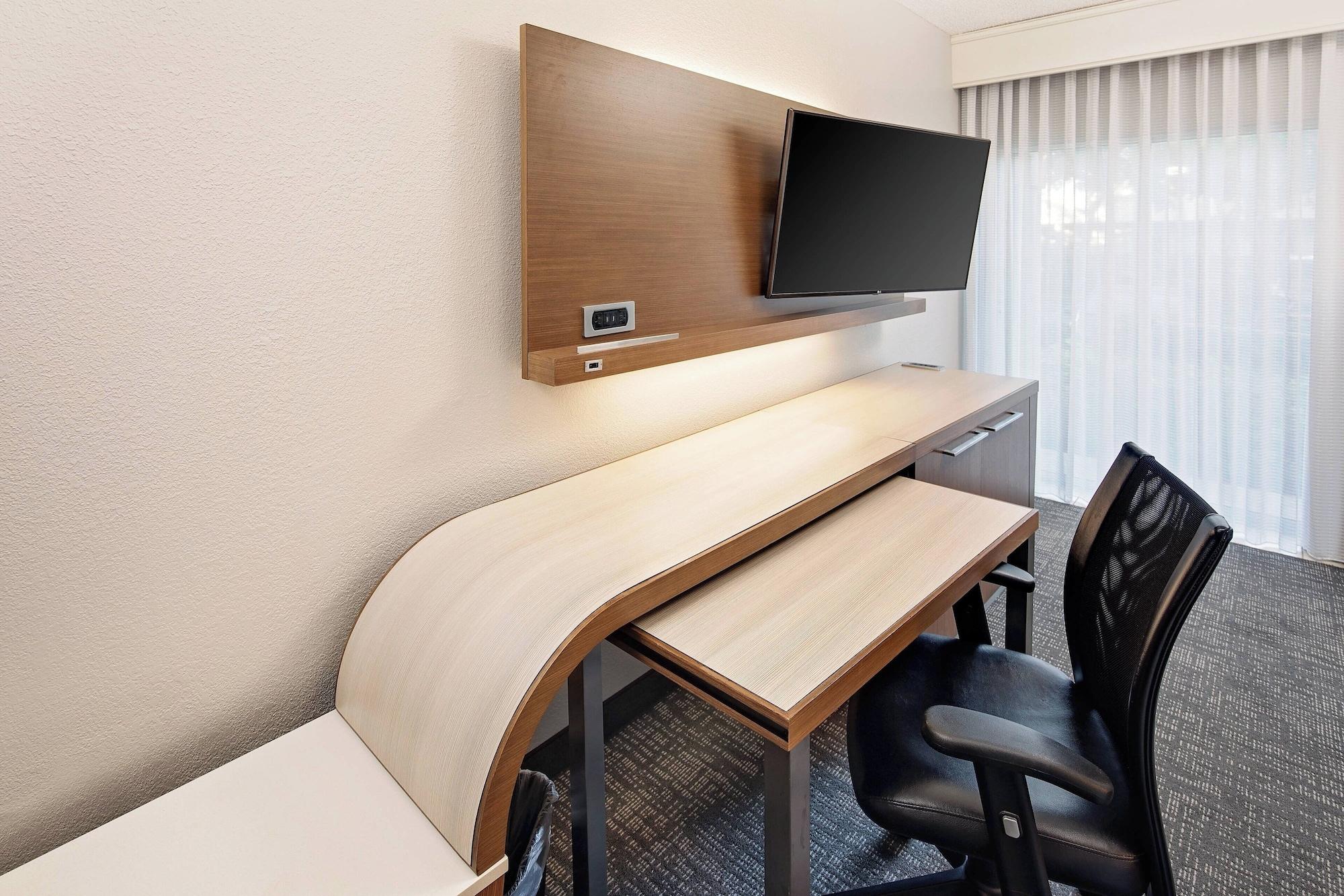 Courtyard by Marriott Fort Lauderdale North Cypress Creek - photo 9