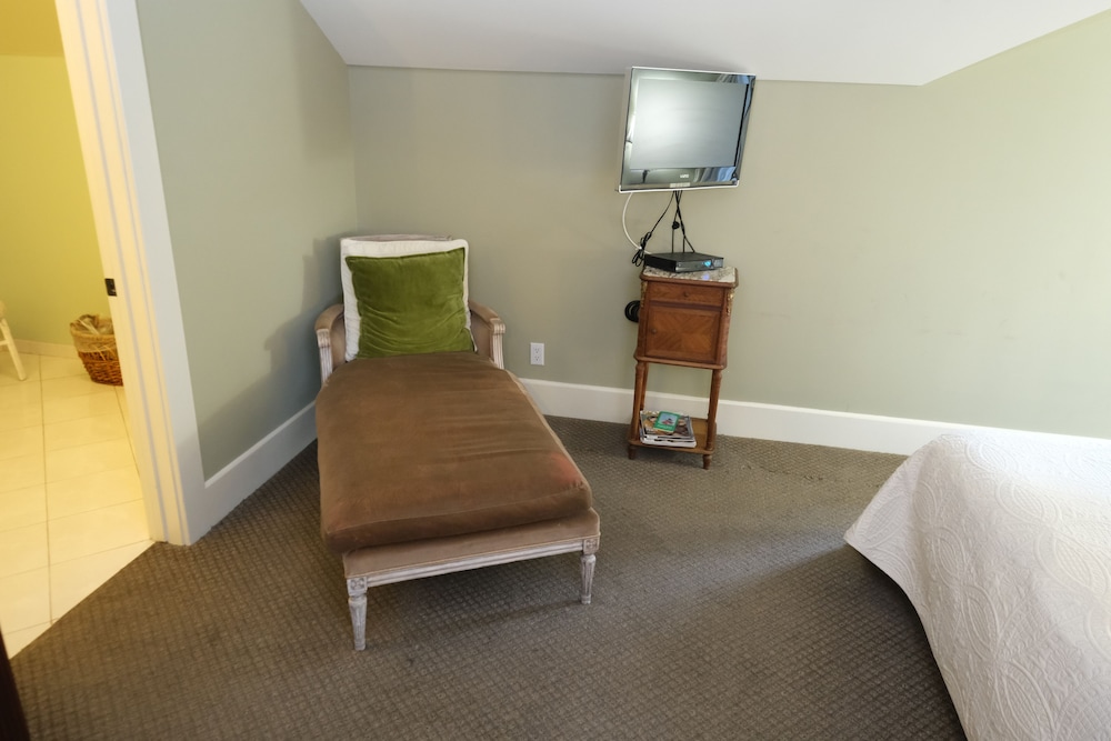 Arroyo Vista Inn - photo 32