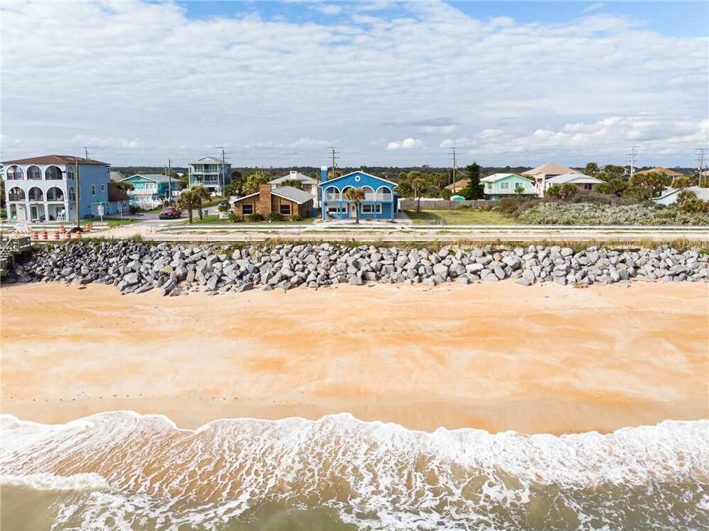 Island Retreat Upper B Ocean Front 2 Bedrooms Sleeps 6 - photo 8