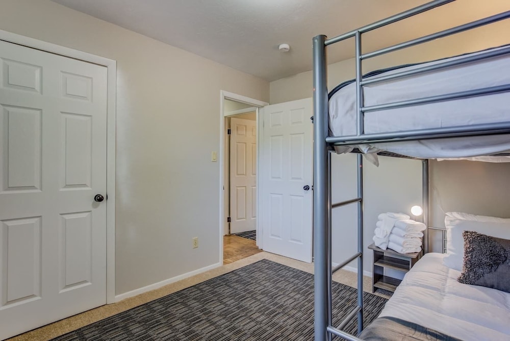 4BR Dog friendly Minutes to Garden of the Gods - photo 8