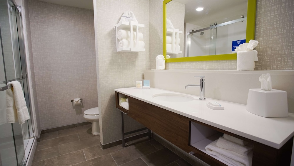 Hampton Inn & Suites St. Clairsville - photo 28