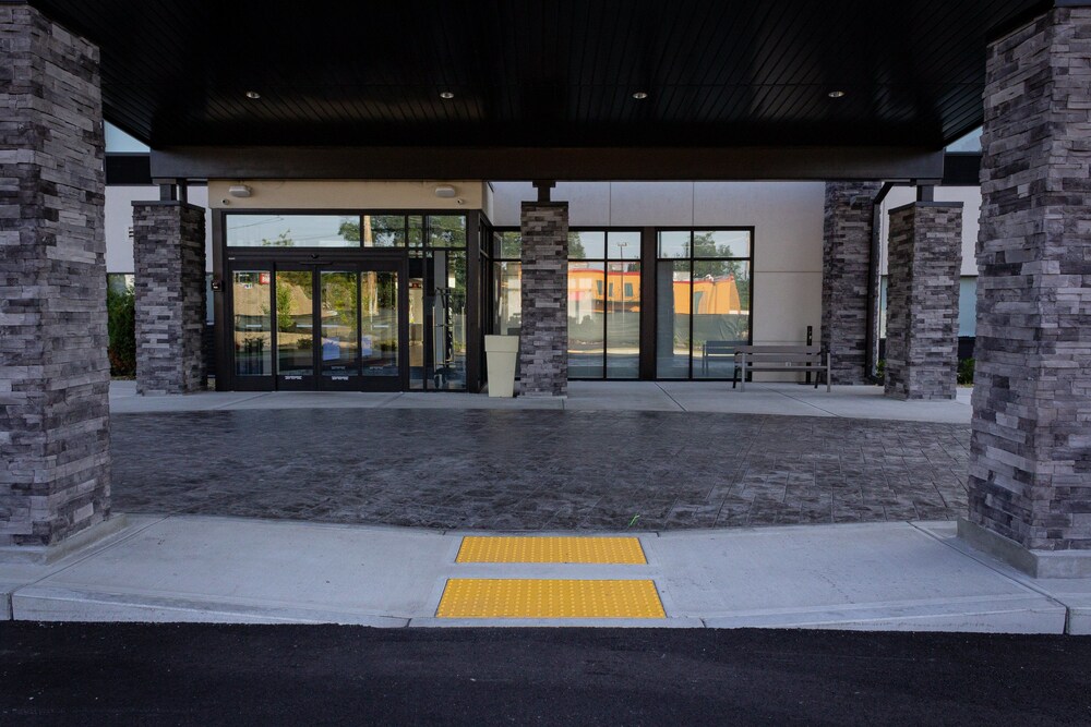 Holiday Inn Express & Suites Boston South Randolph by IHG - photo 66