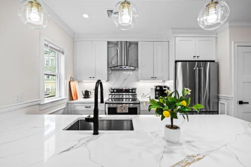 Forest Hill condos Boston — 4-Star Luxury Hotel in Boston, United States