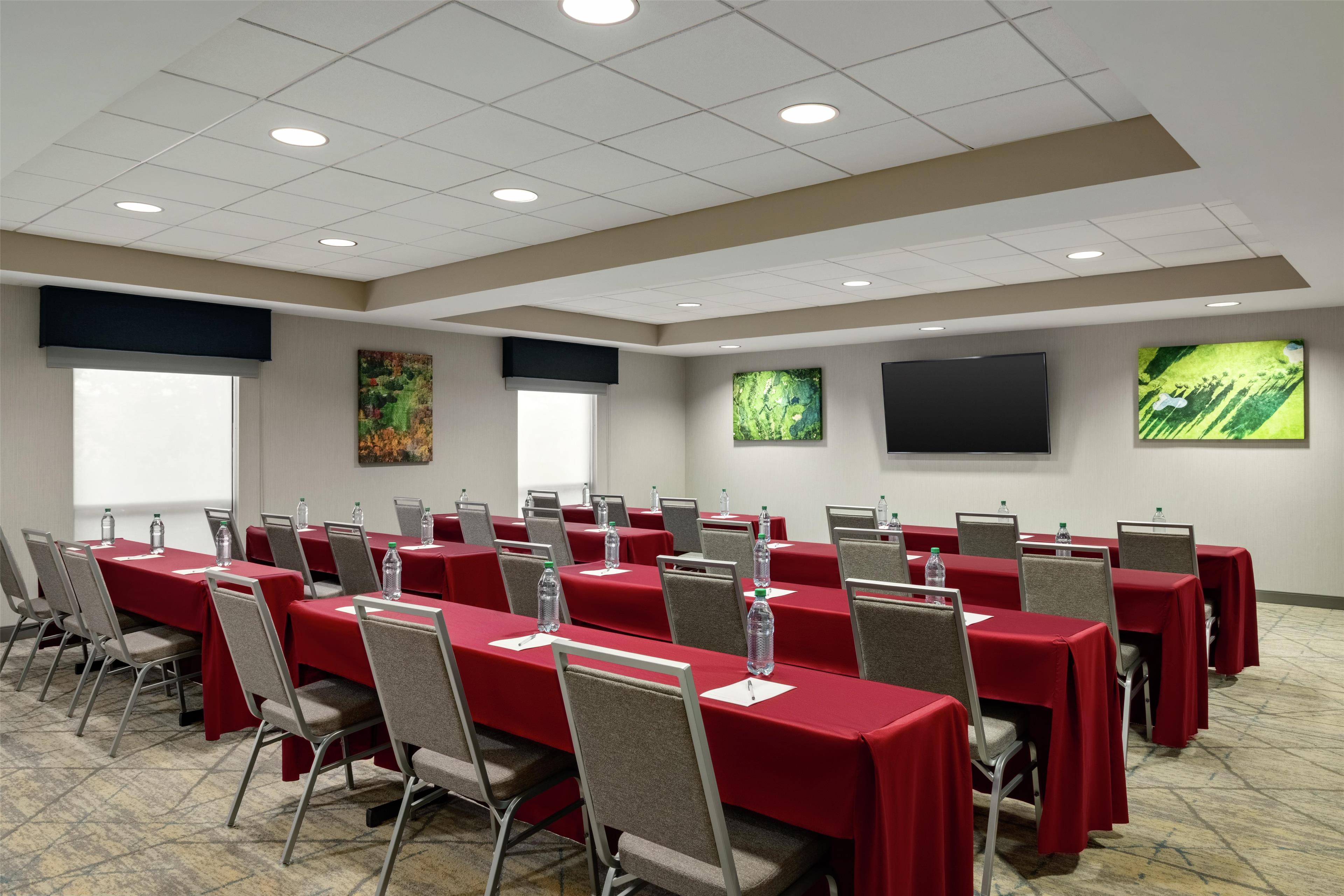 Hampton Inn & Suites Pittsburgh Harmarville - photo 14