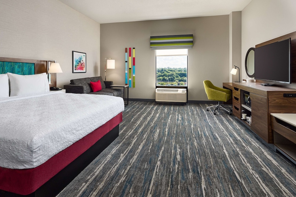 Hampton Inn Massillon - photo 17