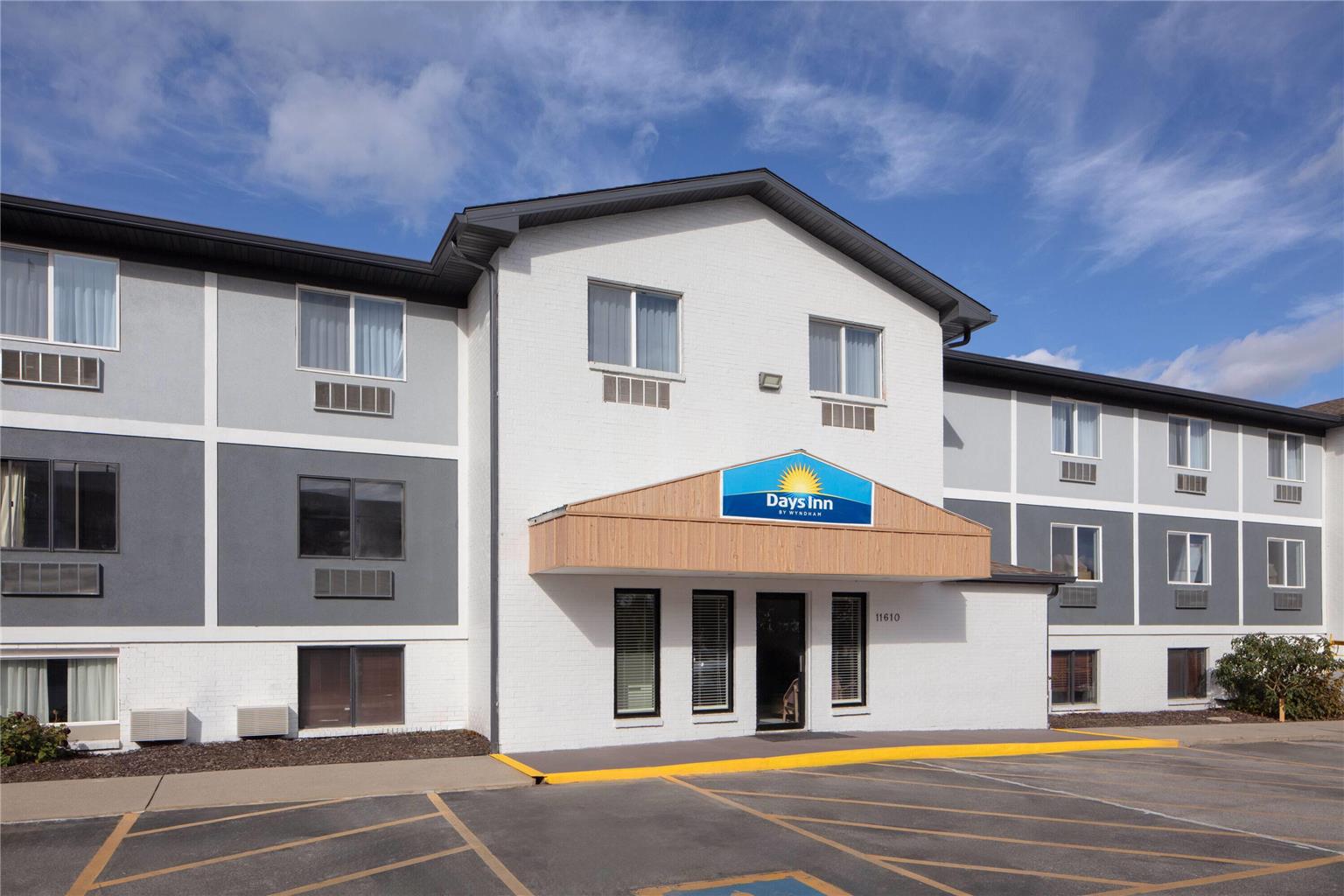 Days Inn by Wyndham Omaha NE - photo 2