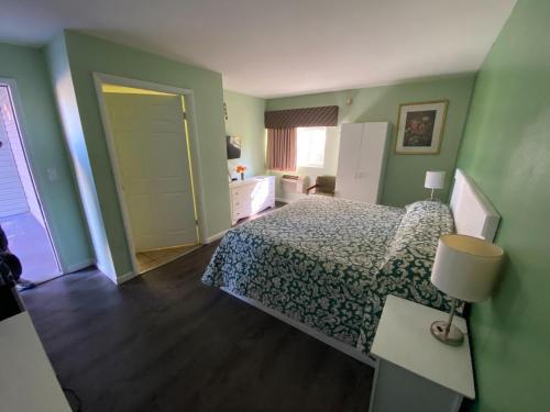 Town House Inn - photo 51