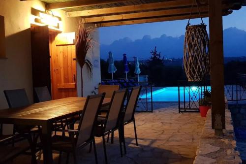 Villa Selene mountain views no stairs 2 km from beach — 4-Star Luxury Hotel in Chania, Greece