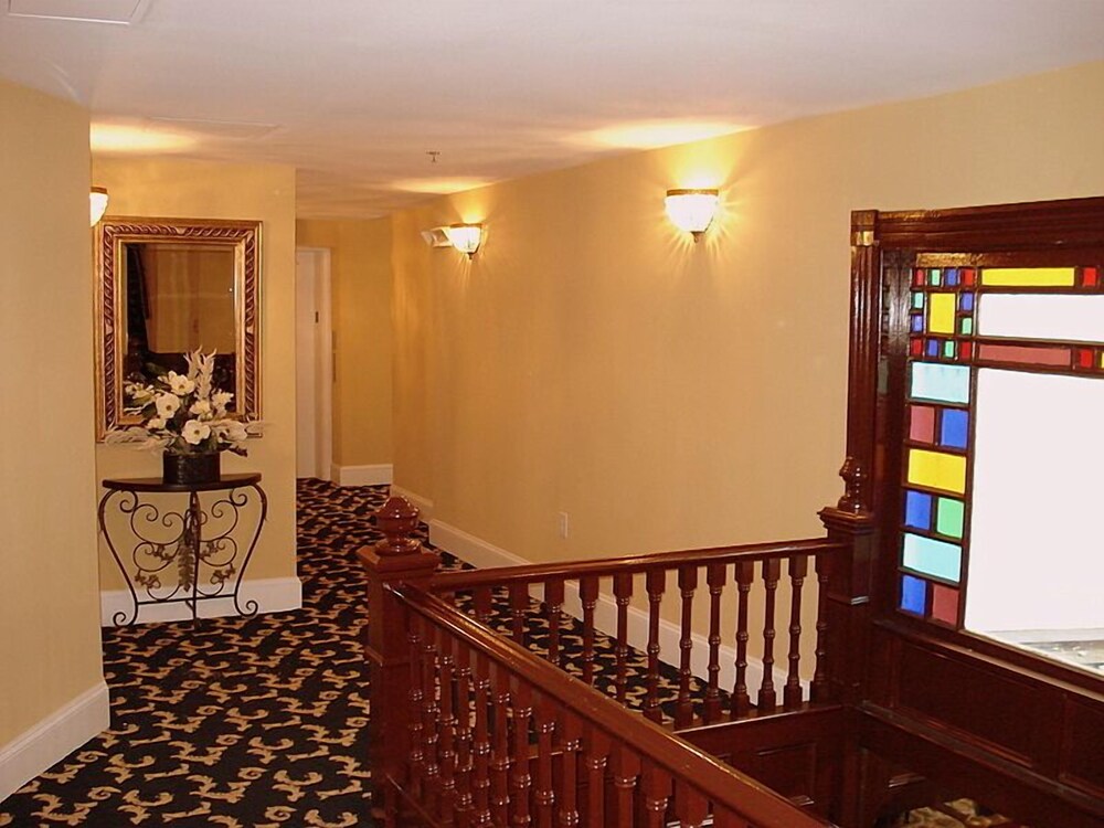 The Jefferson Inn - photo 17
