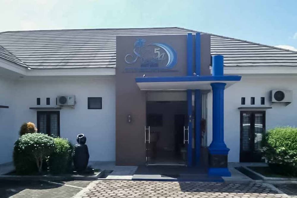 RedDoorz near Pantai Panjang Bengkulu 2 in Bengkulu, Indonesia