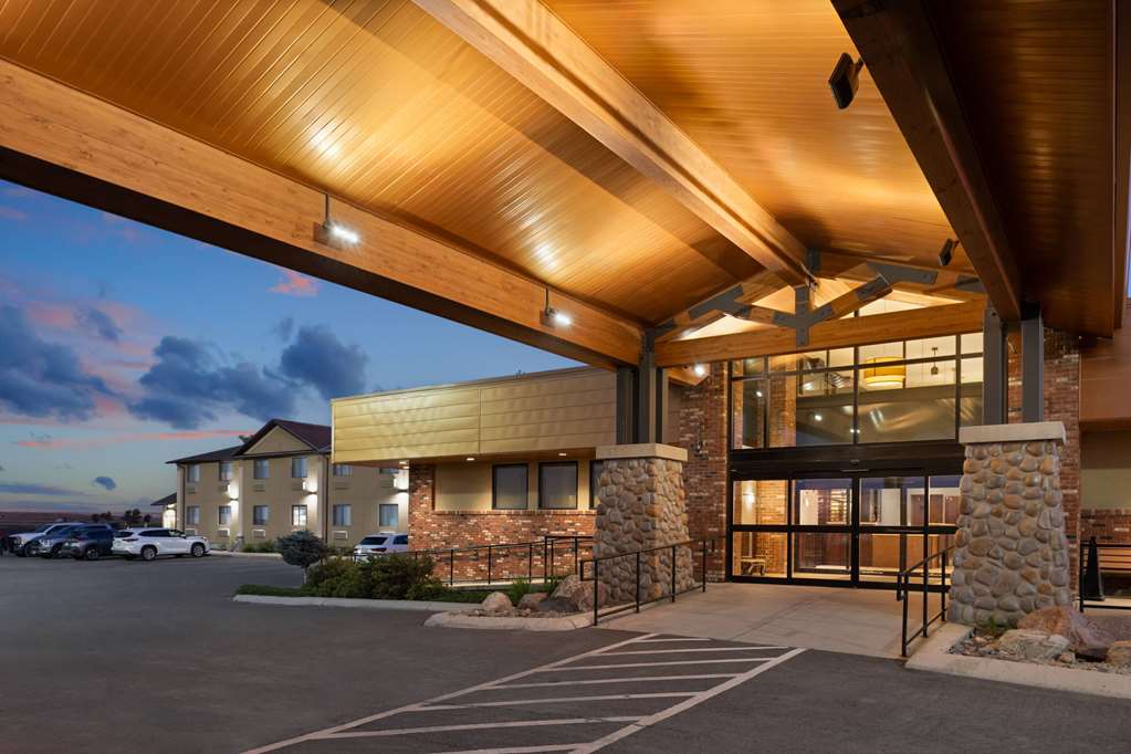 Super 8 by Wyndham Conrad - photo 3