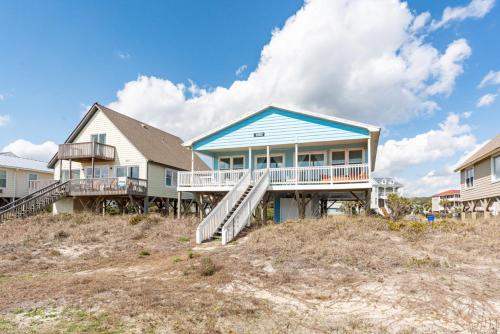 Mead Us At The Pier by Oak Island Accommodations - photo 19