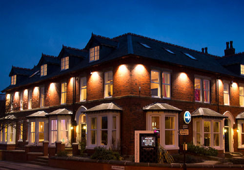 Breck Apartments by Central Beach Leisure Ltd — 4-Star Luxury Hotel in Poulton Le Fylde, United Kingdom