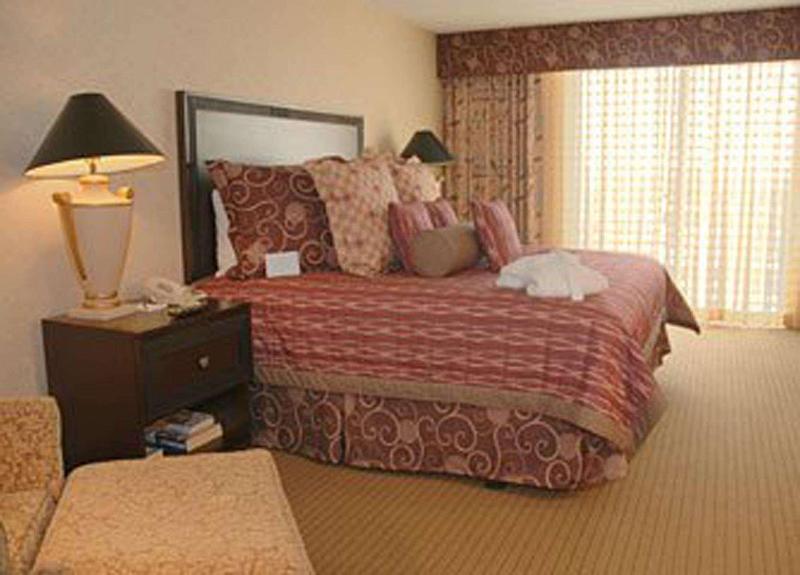Embassy Suites by Hilton Kansas City Plaza - photo 17