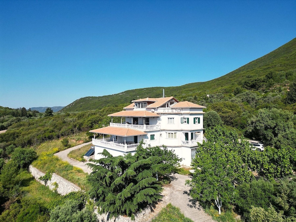 Eleftherion Comfort Living Lefkada — Lefkada