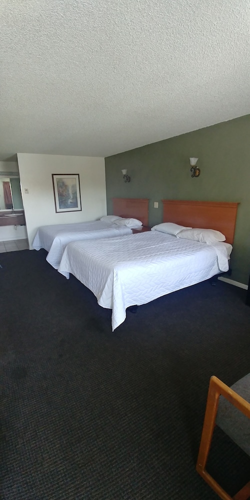 Thunderbird Motel - carbon neutral hotel in Pocatello