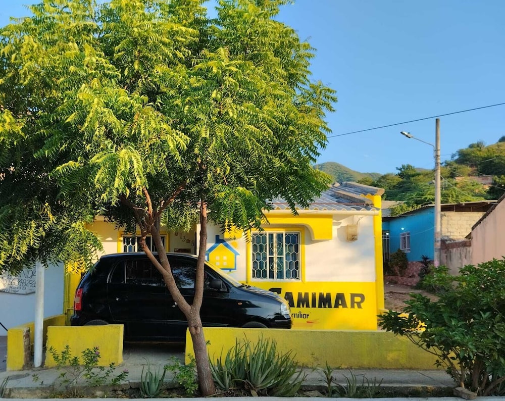 Casa CamiMar Casa Amoblada solo para tí y tú familia — 4-Star Luxury Hotel in Santa Marta, Colombia
