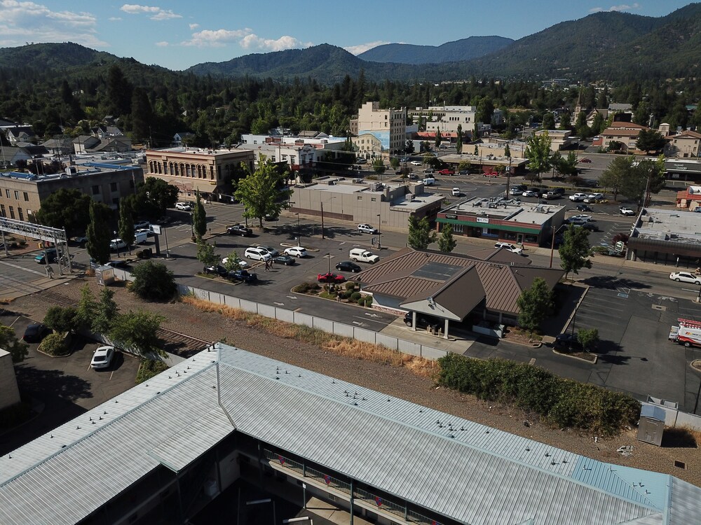 Knight's Inn Motel - photo 56