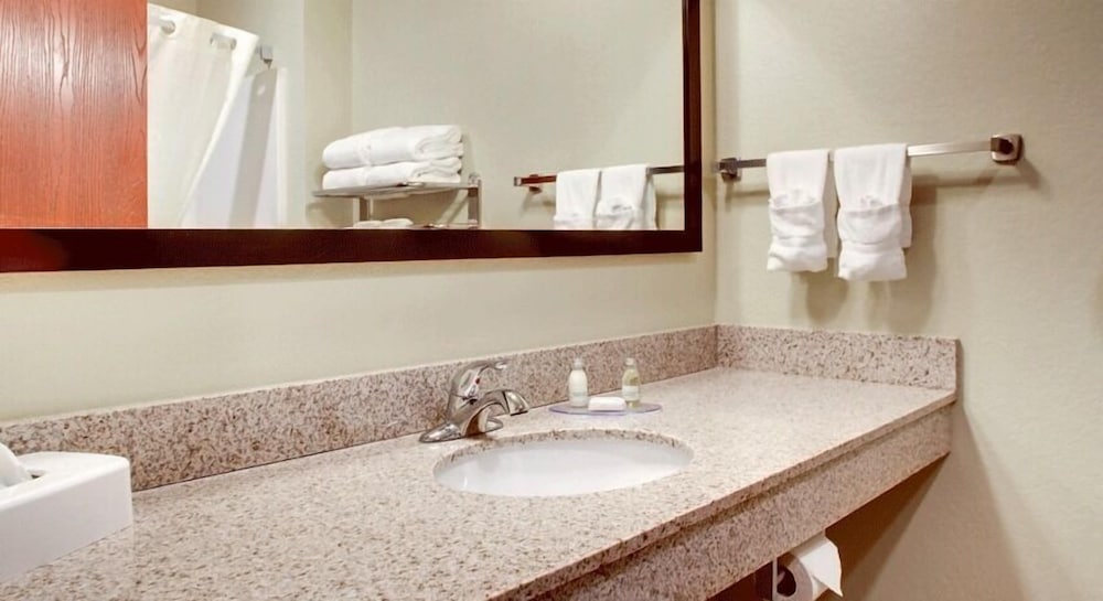 Cobblestone Inn & Suites Altamont - photo 34