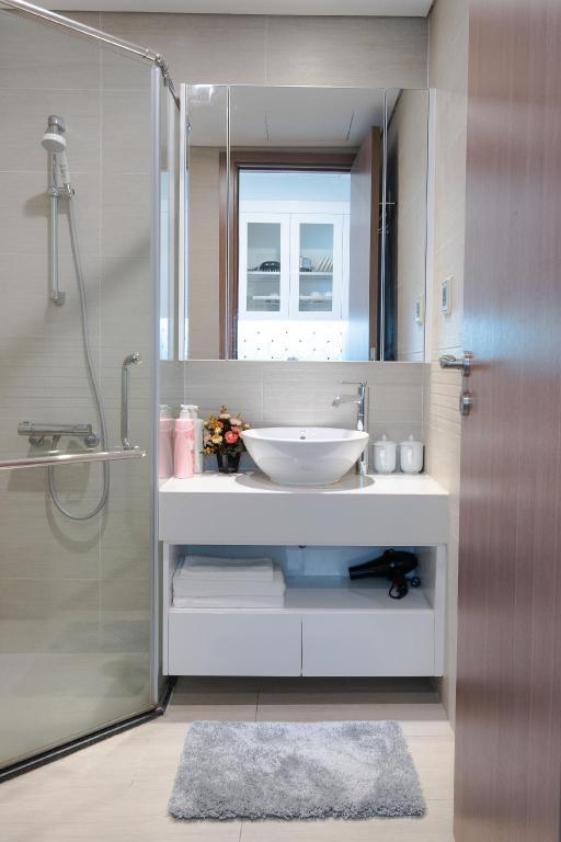 Vinhomes Greenbay Studio Lake view #Jerry's House — 5-Star Luxury Hotel in Hanoi, Vietnam