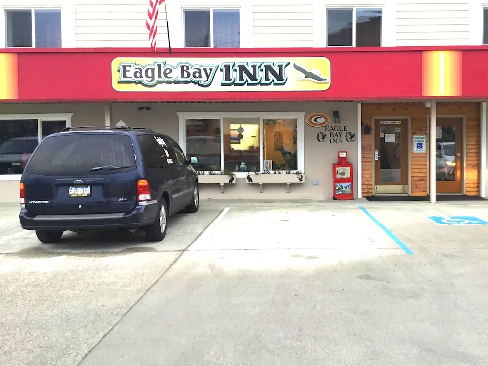 Eagle Bay Inn - photo 21