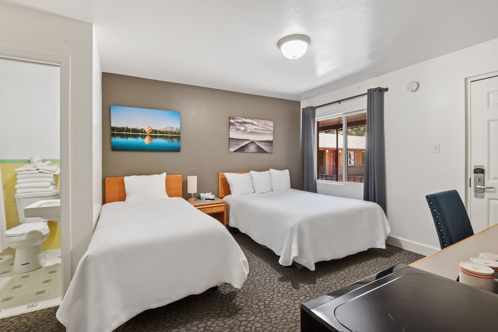 Crown Motel and Family Resort - photo 50