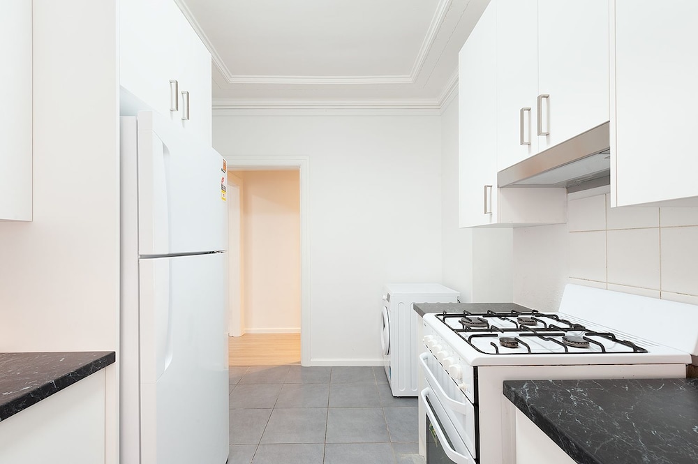 Newly Renovated Apt Close to CBD Unit 1 — Crows Nest — photo 5