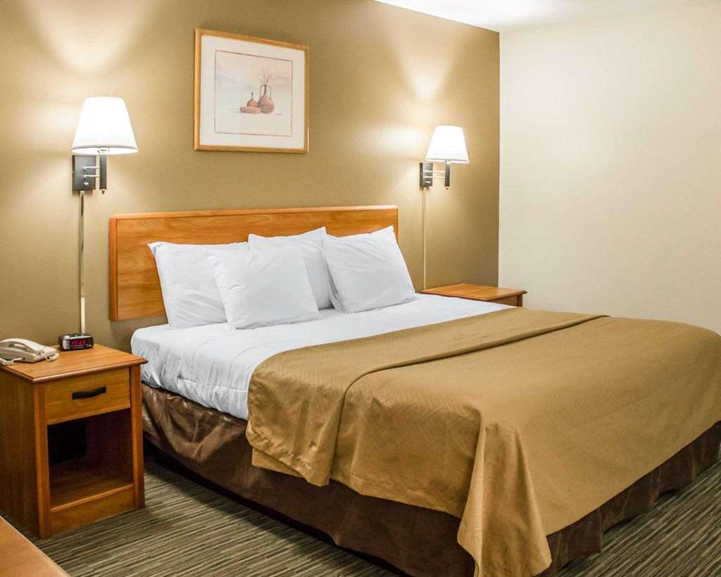 Econo Lodge Elkhart North - photo 8