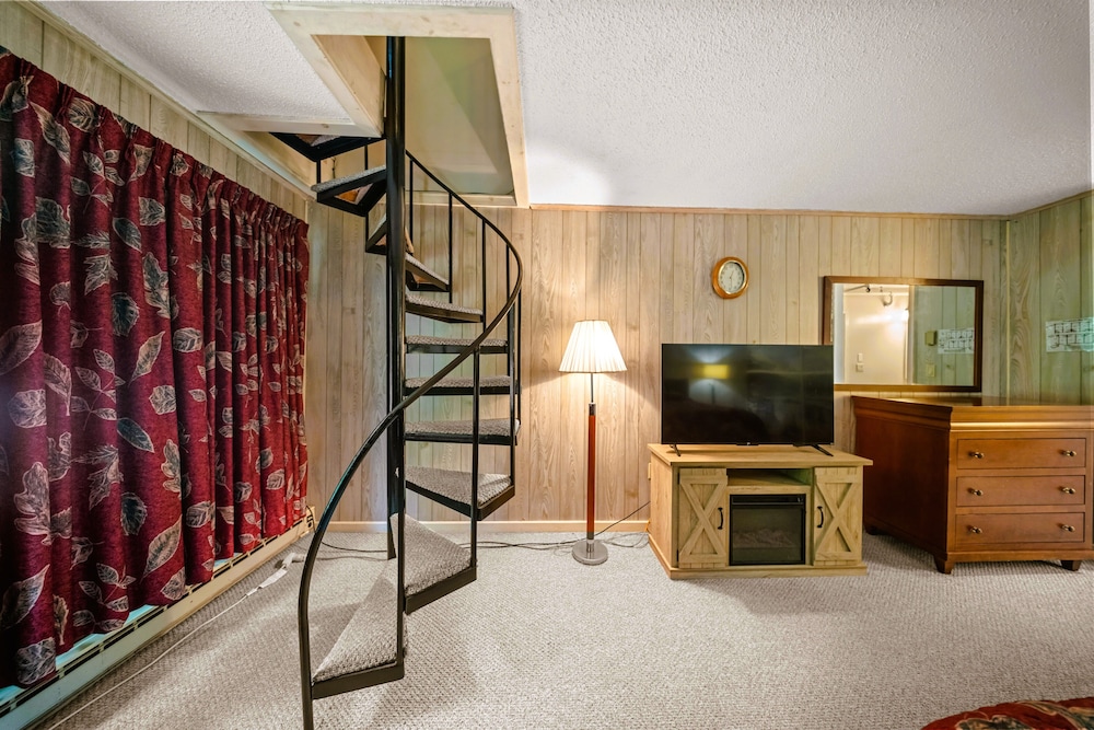 Evergreen Valley Inn - photo 20