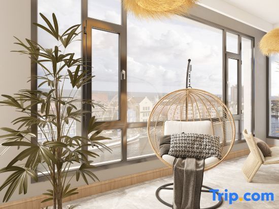 Wetland Lake Inn in Liupanshui, People's Republic of China