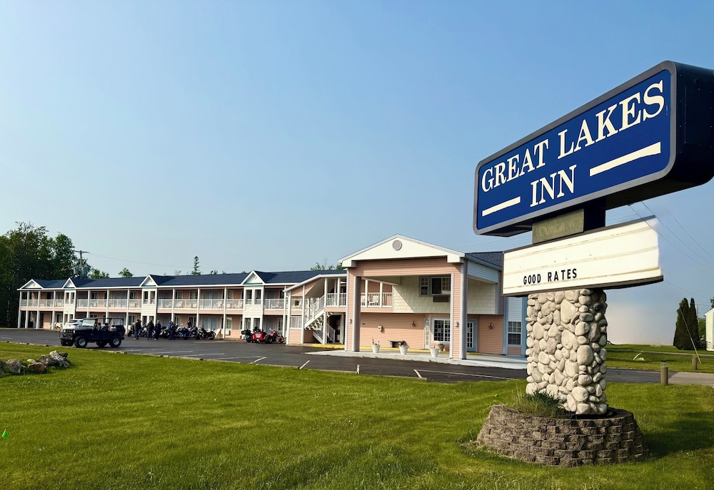 Great Lakes Inn - photo 2