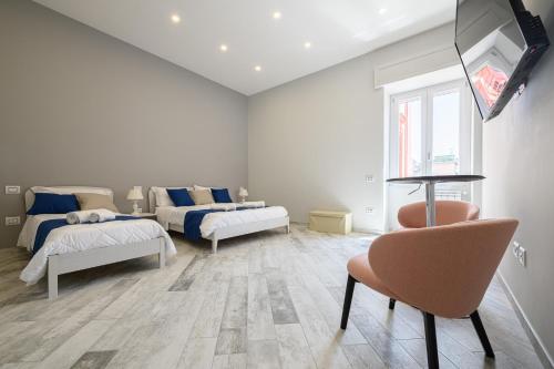 LUNGOMARE 6min Suite Deluxe Miraglia with Parking — 4-Star Luxury Hotel in Naples, Italy