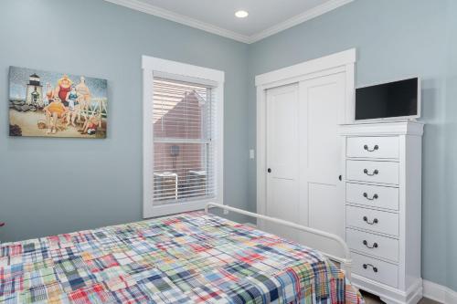 The Treasure Chest by Oak Island Accommodations - photo 7
