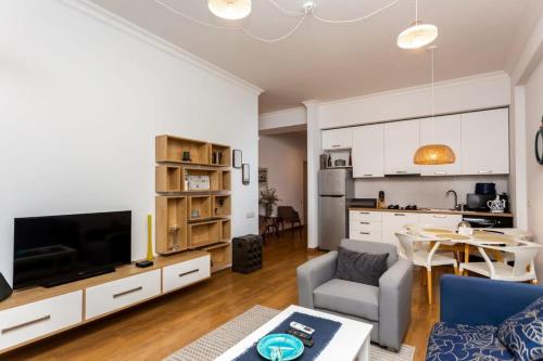 Super Cozy 2BR Apartment In Vake By Wehost