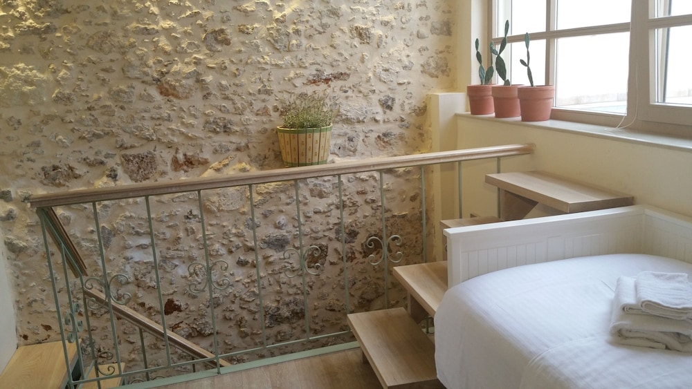 Casa Maistra Residence — 4-Star Luxury Hotel in Rethymno, Greece