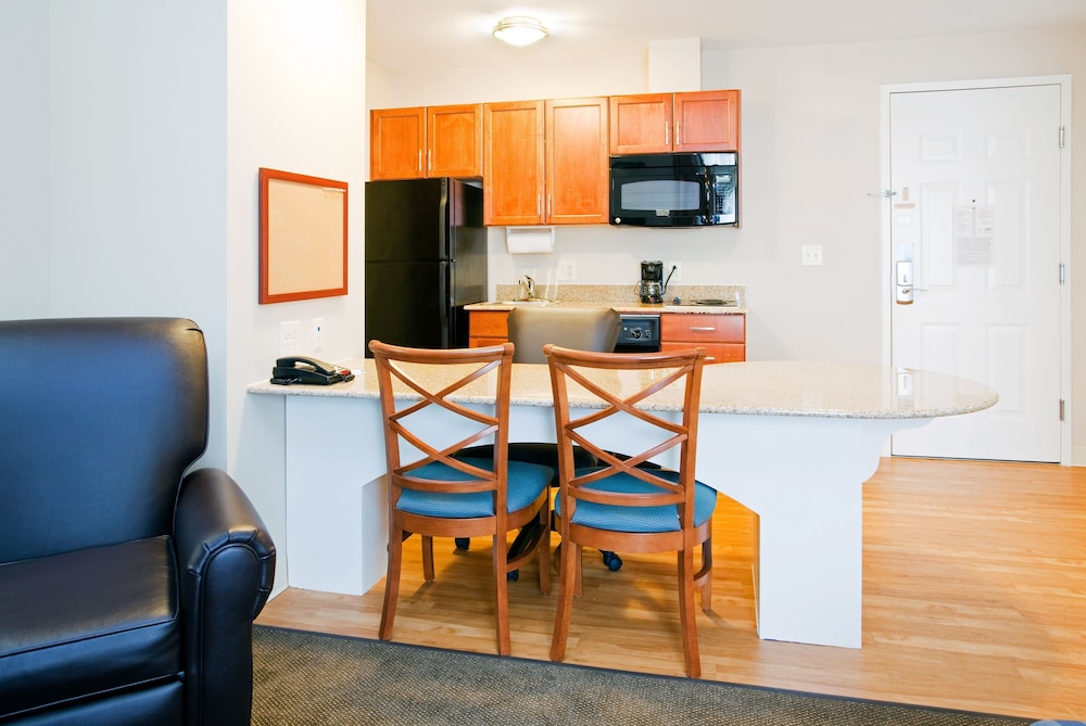 Candlewood Suites Jacksonville by IHG - photo 32