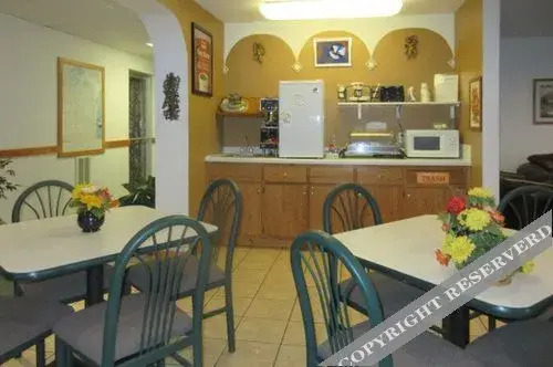 AmeriVu Inn and Suites Stanley - photo 20