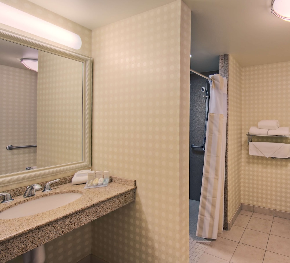 Hilton Garden Inn Laramie - photo 35
