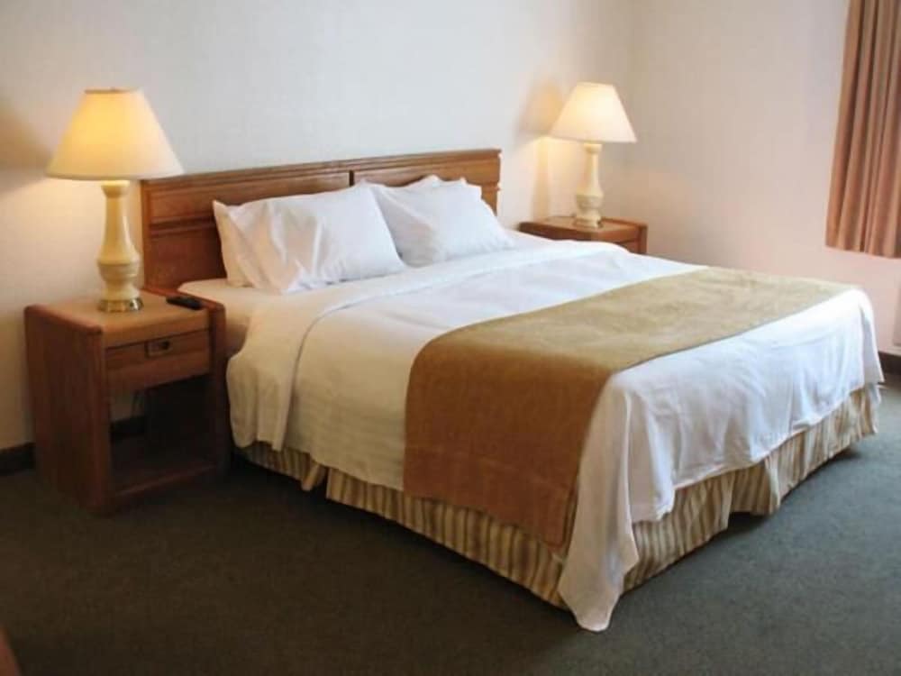 Rosemont Suites - photo 8