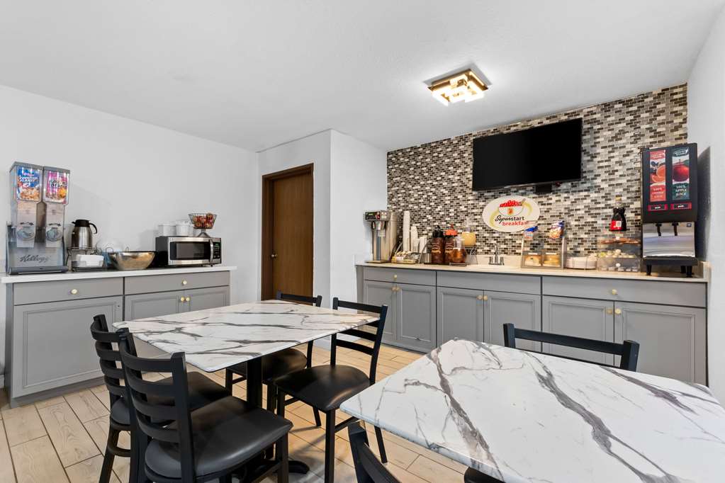 Super 8 by Wyndham Elizabethtown - photo 33