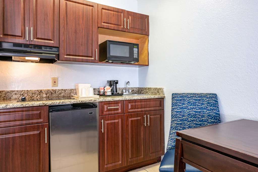 Quality Inn Sarasota North Near Lido Key Beach - photo 28