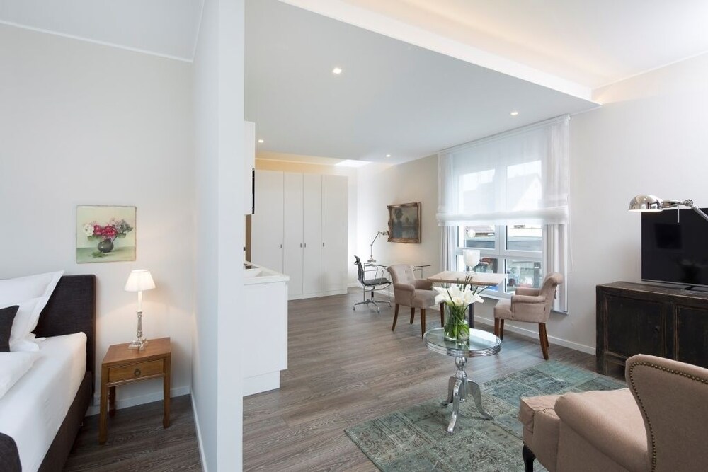 Hotel LOGIS First Class Business Suites — Renningen — photo 4