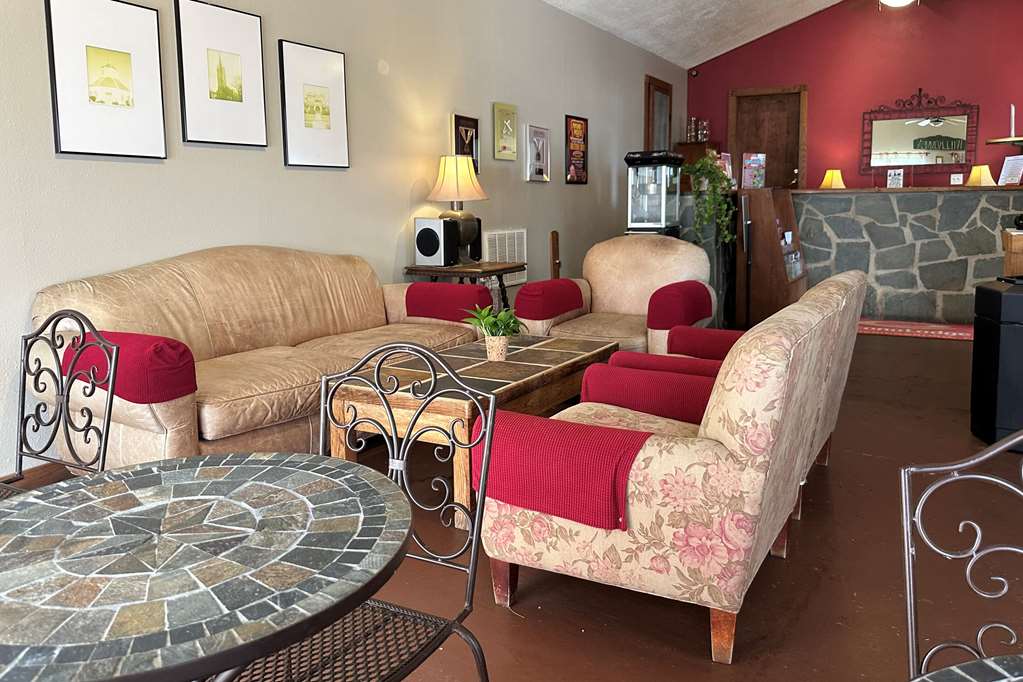 Econo Lodge Fredericksburg - photo 4