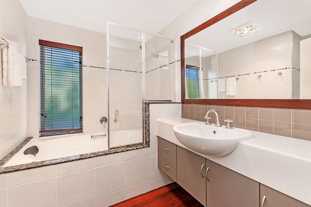 Castwood Villa No. 2 — 4-Star Luxury Hotel in Port Fairy, Australia