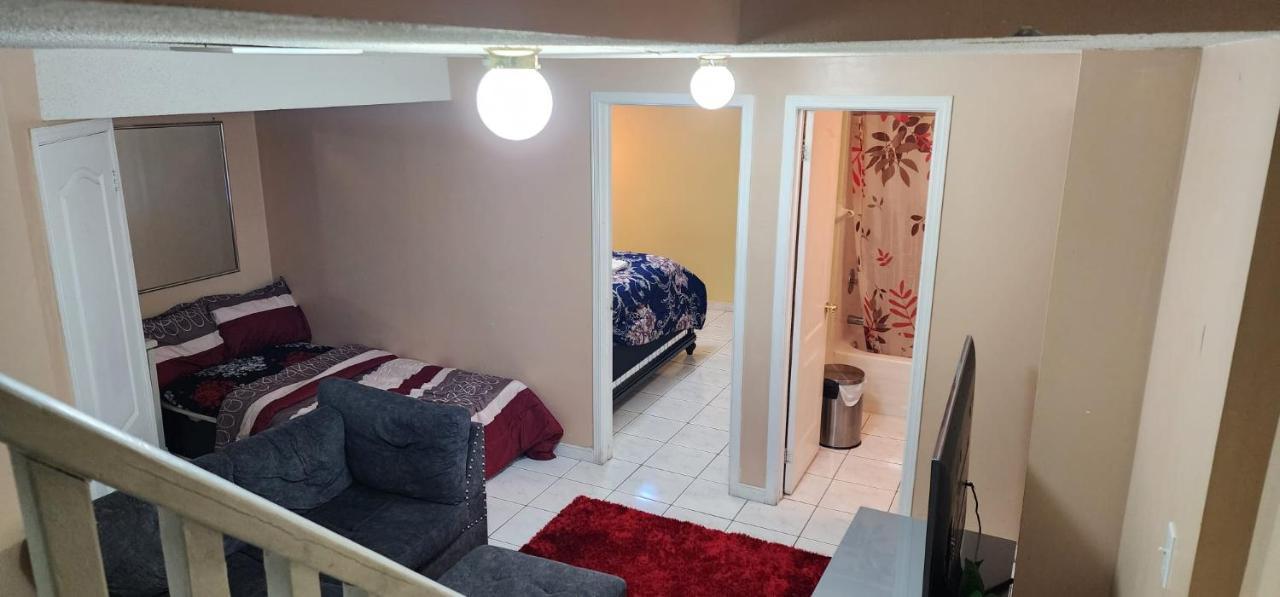 Cozy private room in Brampton, Canada